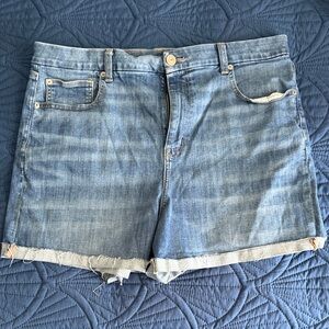 American Eagle Outfitters Curvy High Rise Shortie